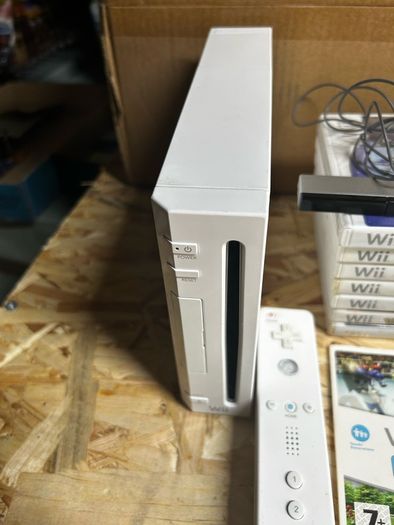 Nintendo Wii & Games