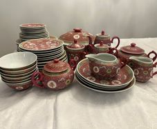 Chinese dinner set, porcelain Longevity Wan Shou Wu Jiang red famille rose, 48pc, no damage, Kilternan D18