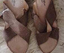 glamourous sandals size 41. And 42