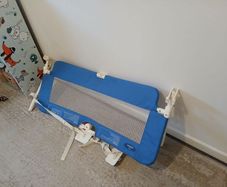Safety bed guard