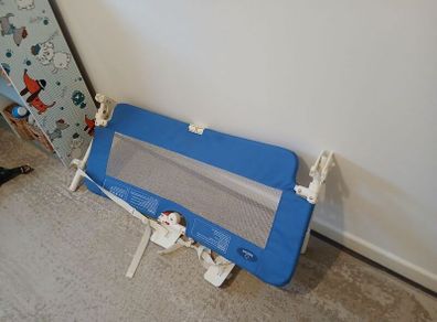 Safety bed guard
