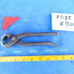 Pincers with Tack Lifter