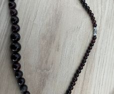 Garnet beads