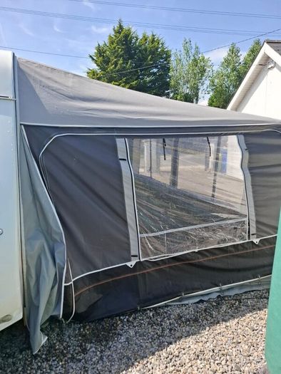 6 Berth caravan Lunar Quaser 556