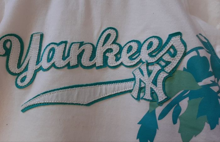 New N/Y tee shirt with tags attached