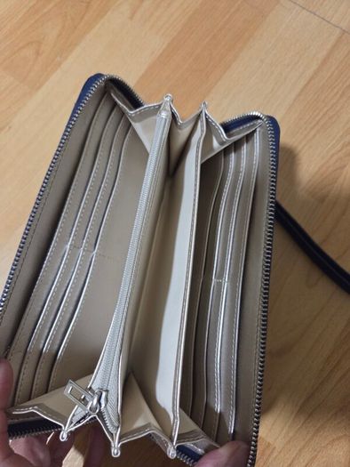 Guess wallet