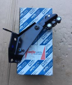 LH Lower Guide Roller (Fiat Doblo)