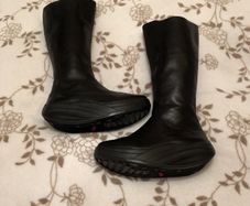 MBT Boots size EU-35, UK-2,5