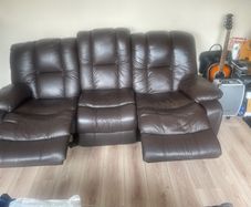 Reclining sofa and 2 armchairs