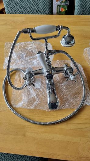 Silver Colour Bathroom Bathtub tap with shower head