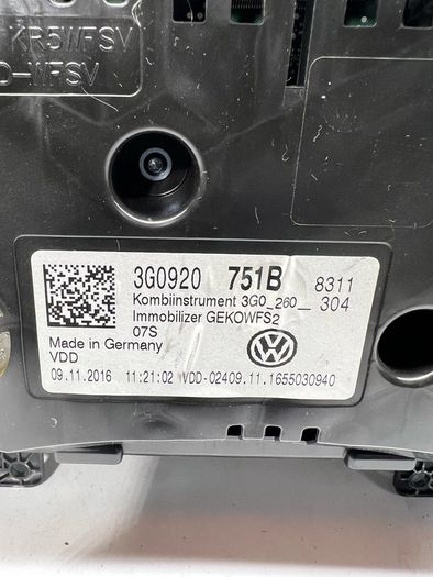3G0920751B Volkswagen PASSAT B8 2016 Diesel speedometer instrument cluster a2l4b35s