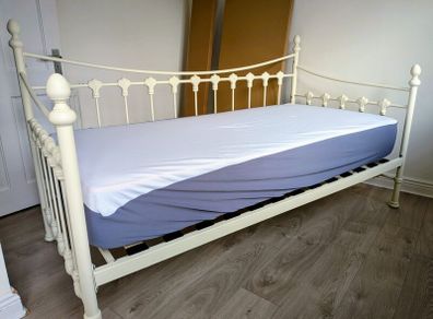 Versailles Day Bed