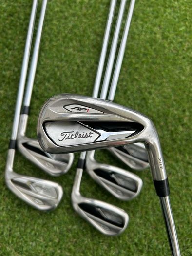 Titleist AP1 718