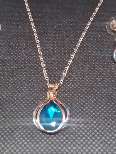 Goldtone Blue Gemstone Necklace and Earring Set 12 Free Postage