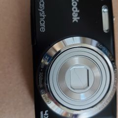 Kodak Easyshare Camera Model M522, 14 Megapixels, not powering on, may need new battery, have no charger