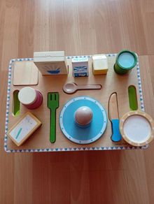 Wooden breakfast toy