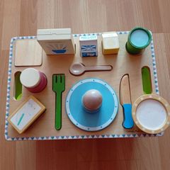 Wooden breakfast toy