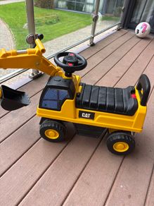 CAT Ride on Excavator