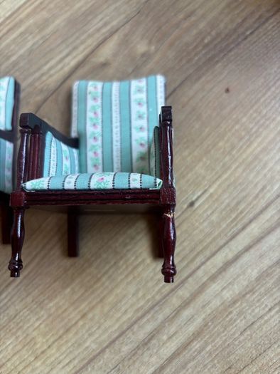 Quality Dolls House Mahogany Furniture Set 12 pieces