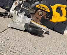DeWalt DWS773 GB 216mm Sliding Mitre Saw 240V