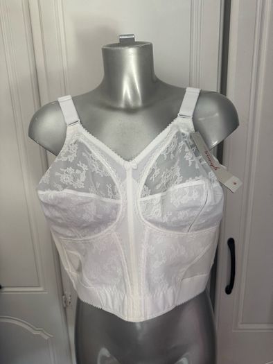 BNWT Triumph Women's Doreen L02 X Long line  Non-wired bra white colour size UK46 C EU105 C Postage included