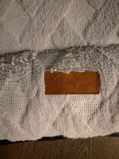 Alice & Co lounging dog bed