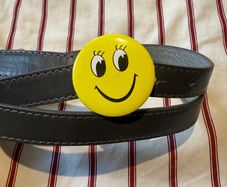 KLING Adjustable Grey Belt With Smiley Face Button Badge!