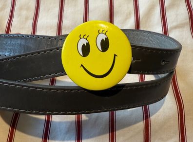 KLING Adjustable Grey Belt With Smiley Face Button Badge!