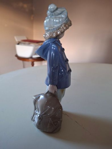 Porcelain - Nao/ Lladro Figurines X 2 .