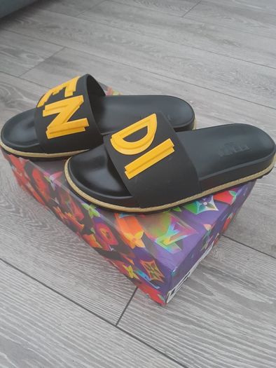sliders fendi