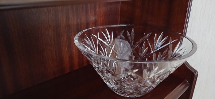 a beautiful 10 inch water for Crystal bowl