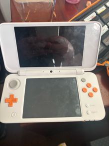 Nintendo New 2DS XL White & Orange + 17 Games & Carry Case