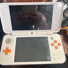 Nintendo New 2DS XL White & Orange + 17 Games & Carry Case