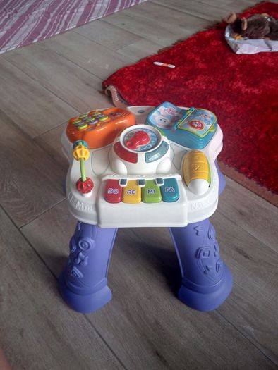Vtech baby play and learn activity table