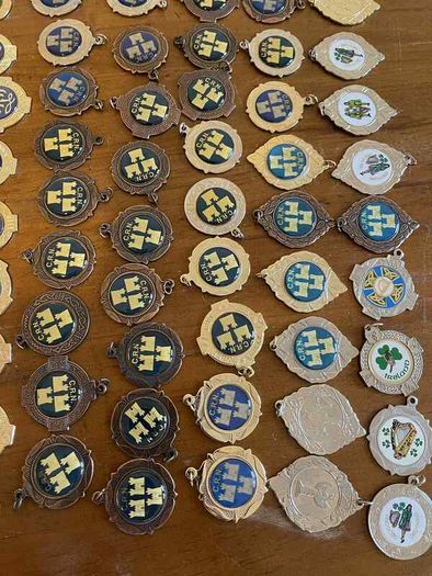 medals (lot of 149) mostly dance medals