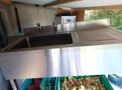 Stainless steel sink