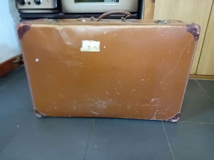 old suit case