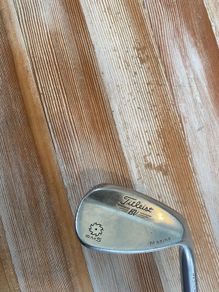 Titleist vokey 56 wedge (+1 inch)