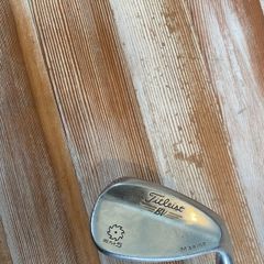 Titleist vokey 56 wedge (+1 inch)