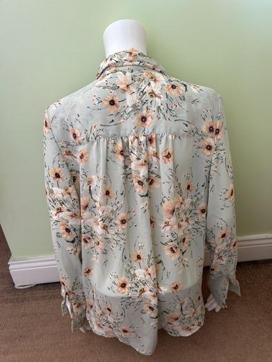 H&M flower blouse
