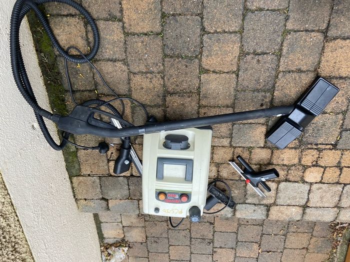 Polti Vaporetto VTT 1500 steam cleaner