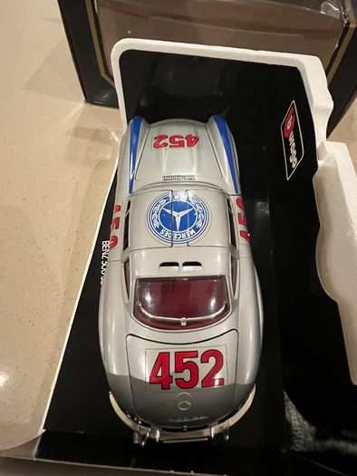 Mercedes 300 SL Gullwing 1/18 Burago