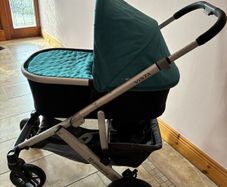 Uppababy Vista Travel System & Car Base