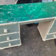 Free Dressing Table