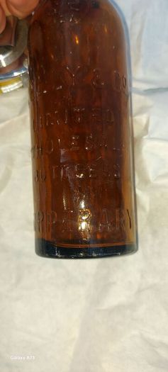 kelly & co tipperary old vintage bottle, collectors item, see pictures for condition good, sold as seen,free shipping within Ireland, thank you