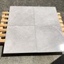 Grey porcelain tiles 60.5x60.5 cm Image 4