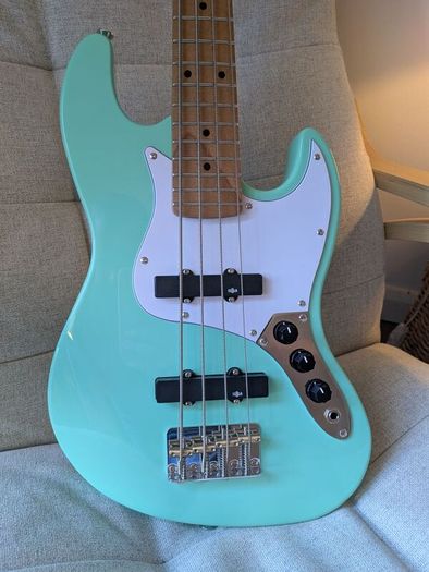 Harley Benton electric jazz bass - JB-62CC Mini