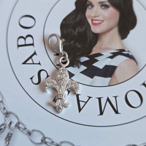 Thomas Sabo Fleur-de-lis (Lily Flower) charm pendant from the  Charm Club collection.