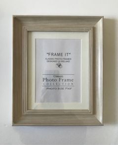 Same design photo frames (for 7"x 5" pictures)