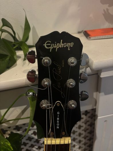 Epiphone Les Paul Standard& Marshall 50W Amp Setup + boss D-1X